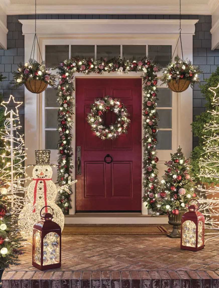 Balsam Hill - 2023 Holiday 1 - Outdoor Lit Nordic Splendor Hanging Basket