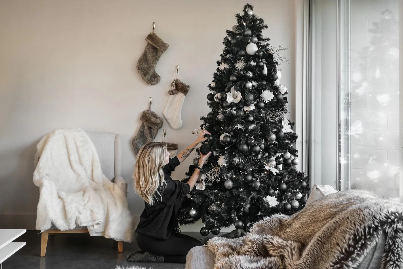 Black Christmas trees: A symbol of 2020 angst or a reﬁned choice?