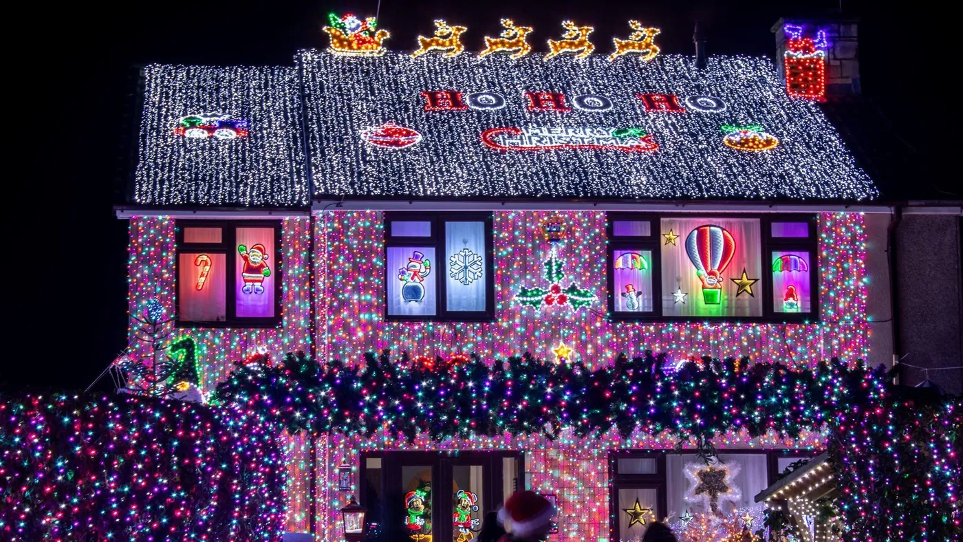 Bristol Christmas Wonderland light switch on to commence - BBC News