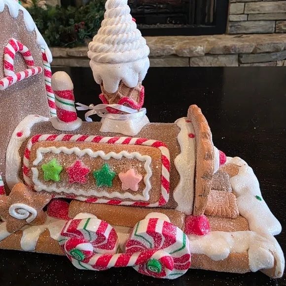 Candyland Gingerbread Train-NWT