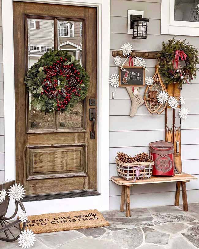 Cheerful and Charming: 35 Outdoor Christmas Decorating Ideas to Delight