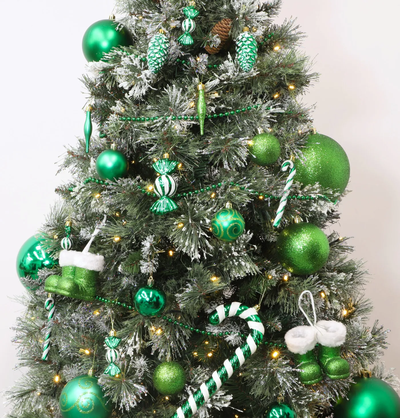 Christmas Concepts® Pack of 10 - 60mm Christmas Tree Baubles - Shiny, Matte  & Glitter Decorated Baubles (Emerald Green) - Christmas Concepts