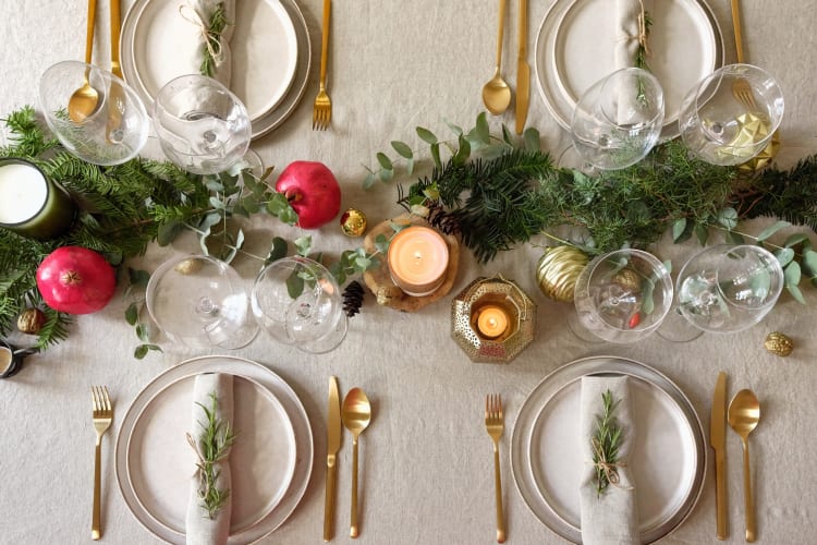 Christmas Day Table Setting Ideas | Top 35 in 2026 | Cozymeal