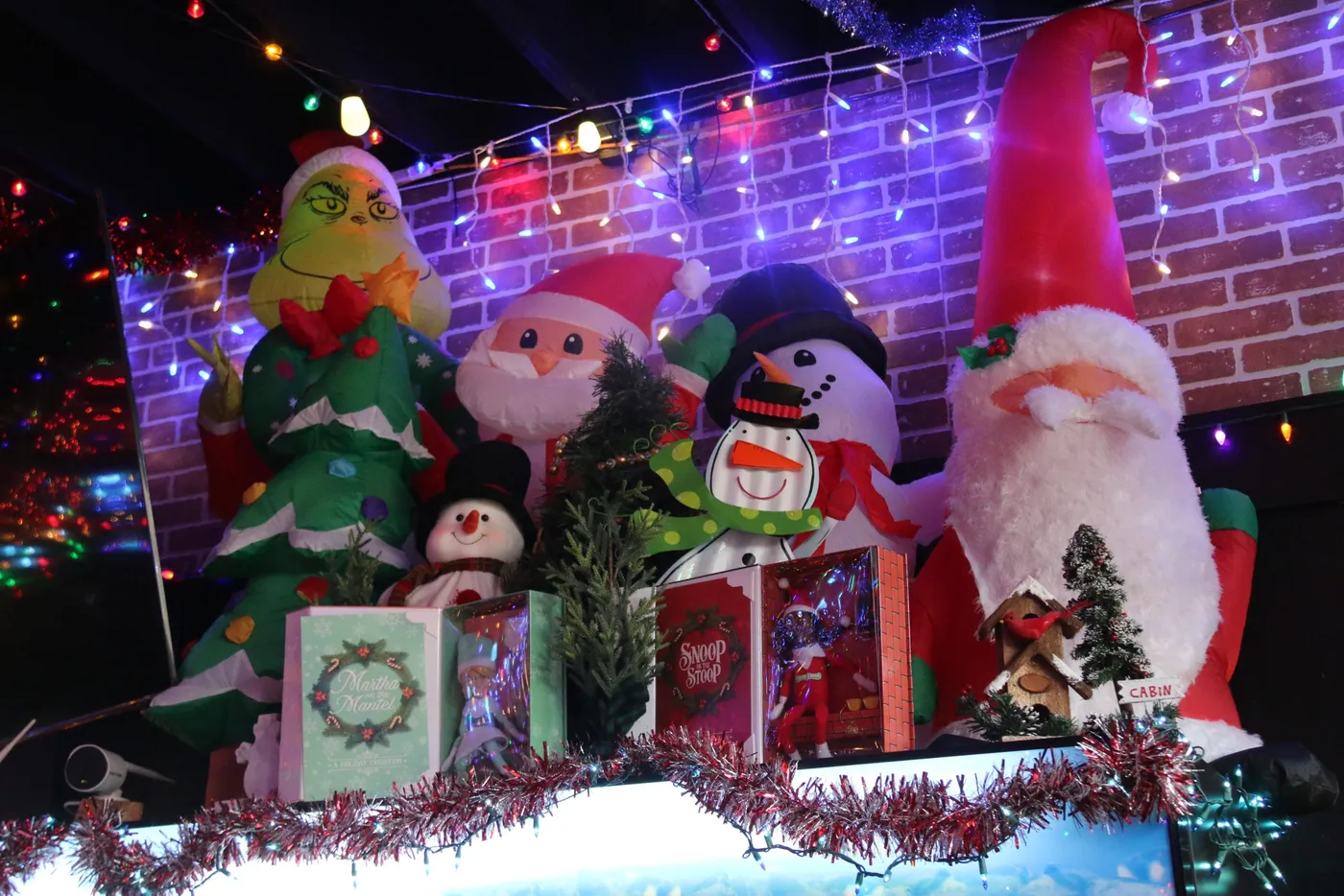 Christmas Decorations Ashland Decor Cheers To Christmas: Ashland's Kash  Pourhouse Decks The Halls For The Holiday