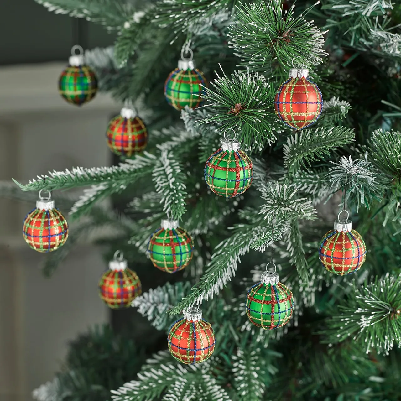 Christmas Decorations & Festive Décor | Scotts of Stow