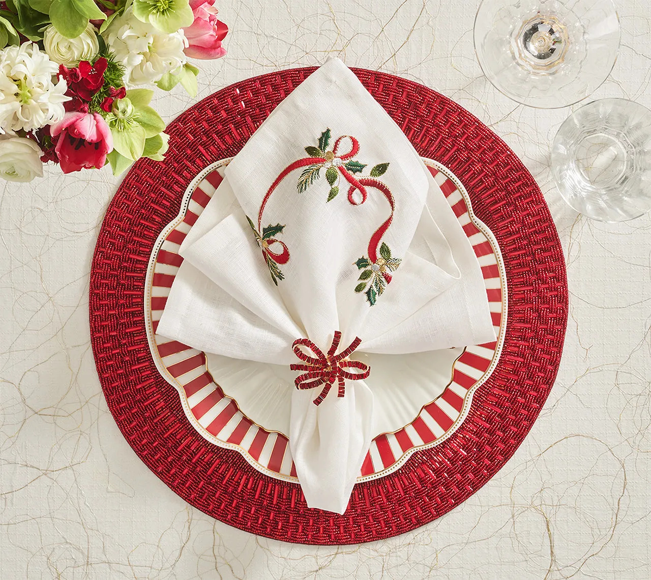 Christmas Dinnerware: Stylish Sets, Holiday Table Ideas & Where to Buy