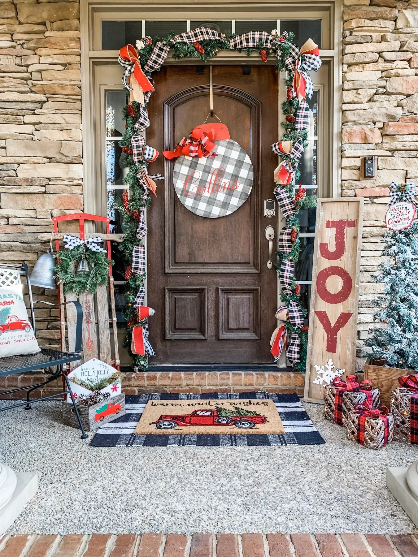 Christmas front porch decorations for a festive look! - Wilshire Collections