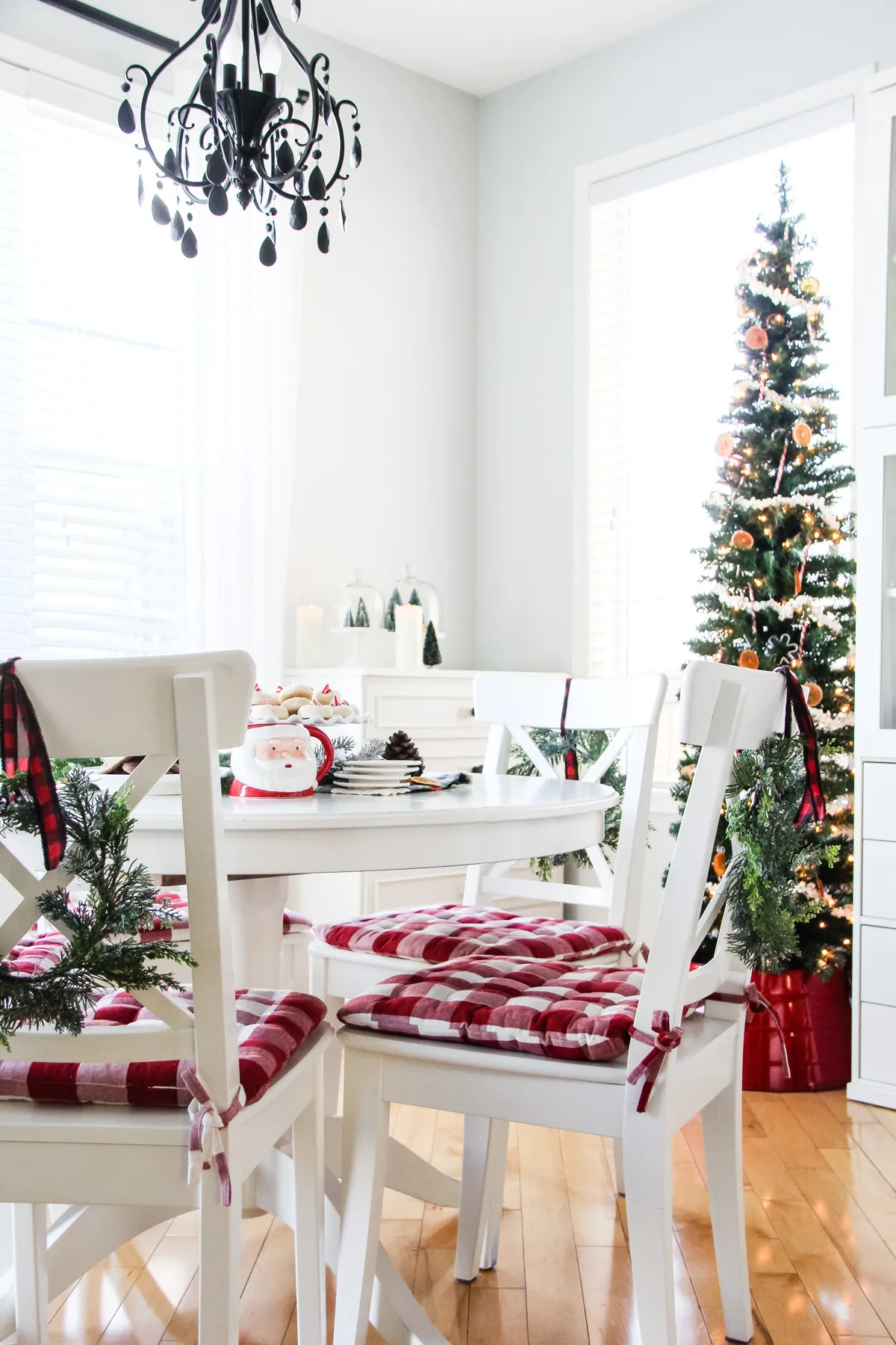 Christmas in the Kitchen - A Pretty Life In The Suburbs