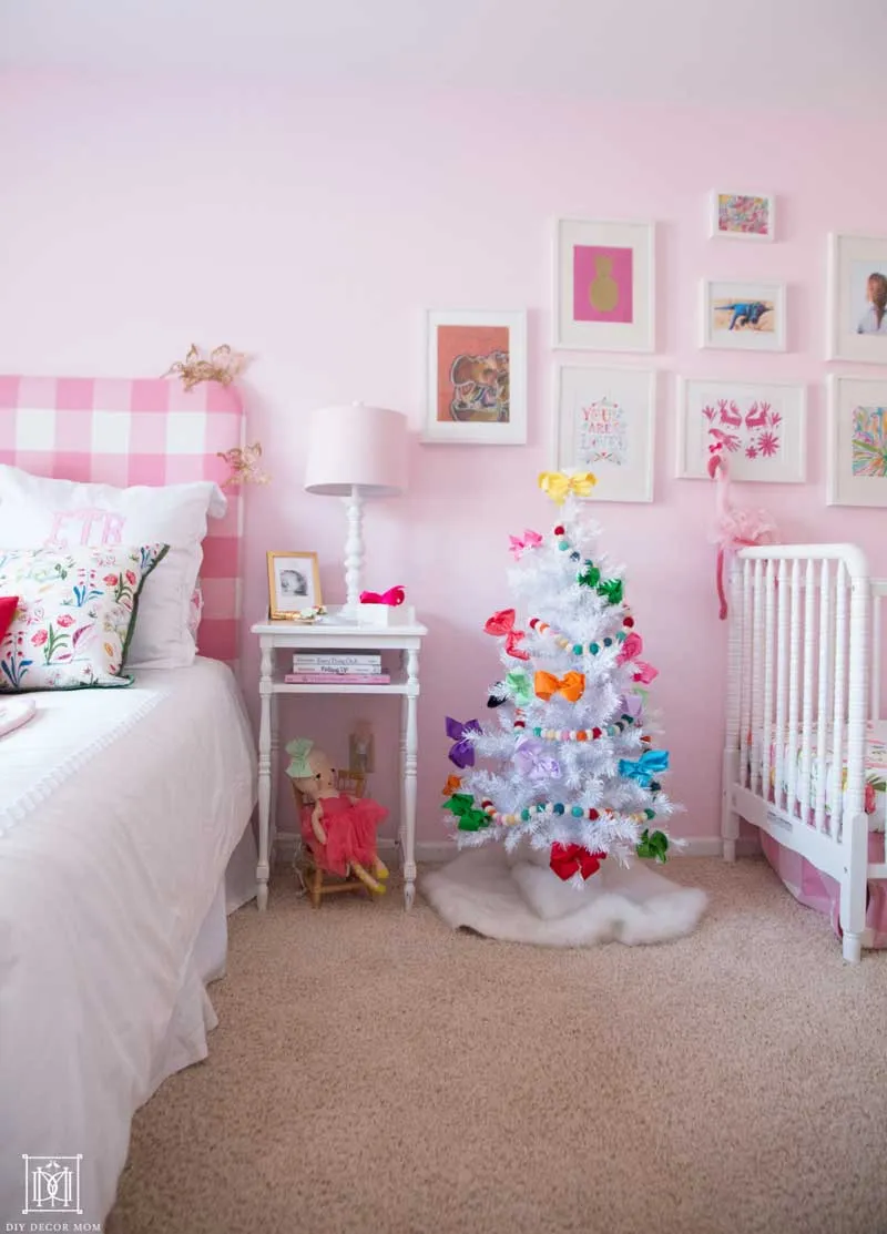 Christmas Kids Bedroom: Girly Christmas Decor - DIY Decor Mom