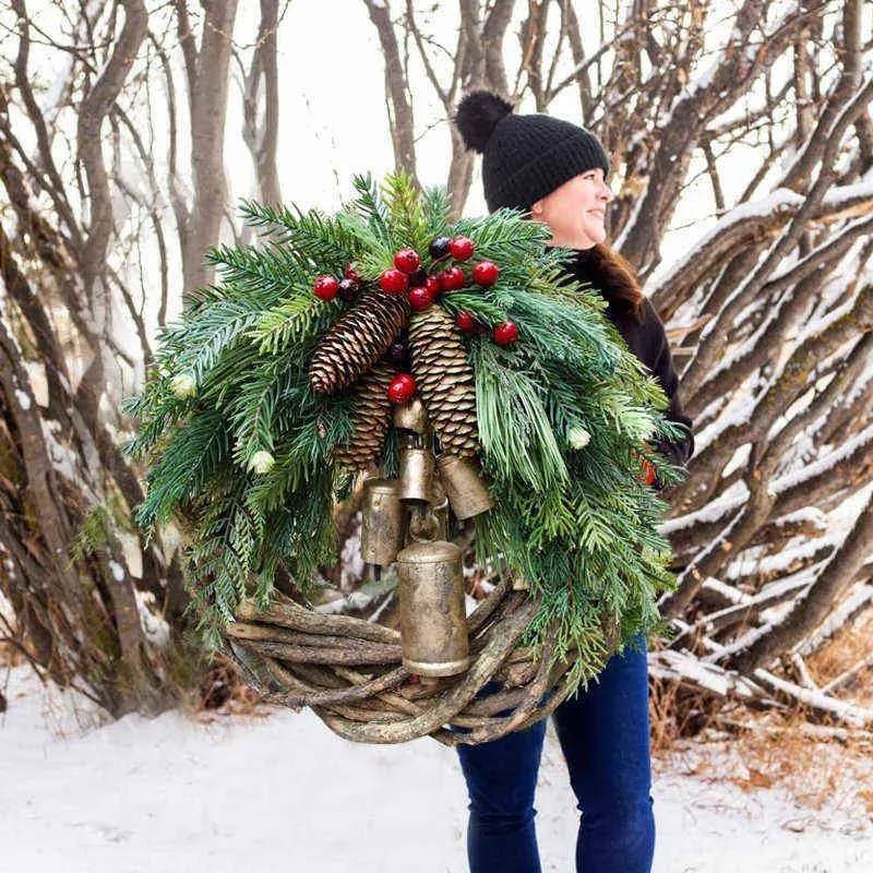 Christmas pine bell Rattan wreath Christmas door hanging country wreath Christmas holiday decorations circle 30CM, outer circle 40cm