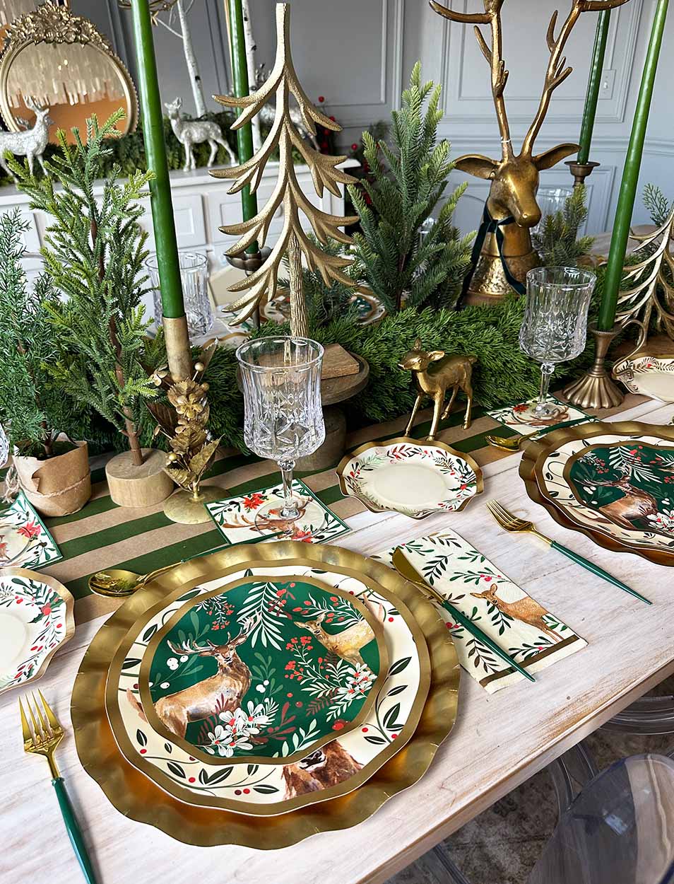 Christmas Table Christmas Dinnerware Plates How To Mix-and-Match  Collectible Christmas Plates For An Unforgettable