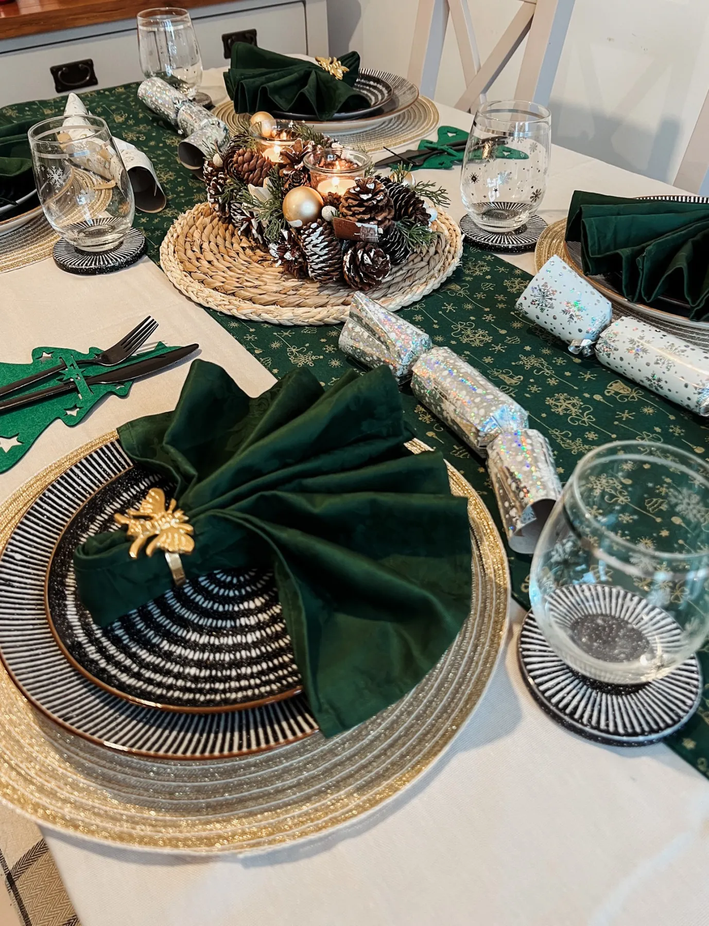 Christmas Table Setting Ideas: How I Style Mine (Plus 5 Looks To Steal)