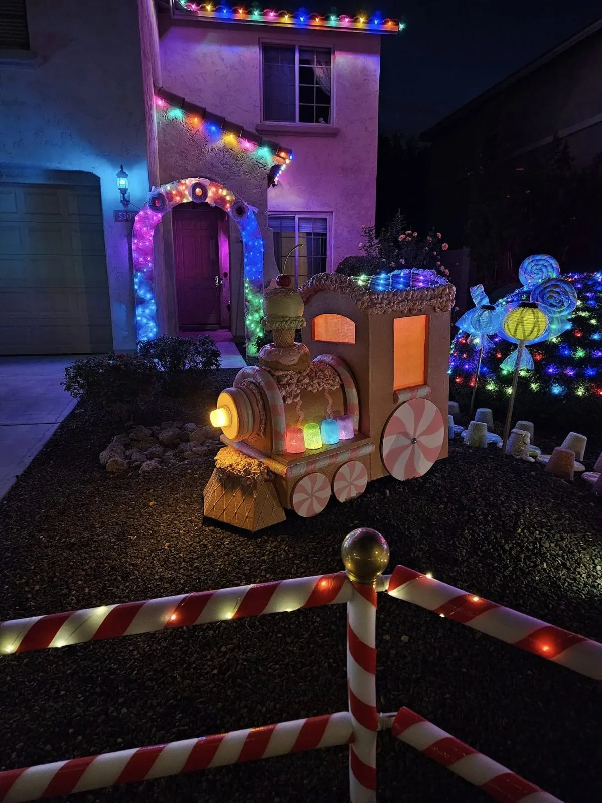 Christmas Train Yard Art — CraftBits.com
