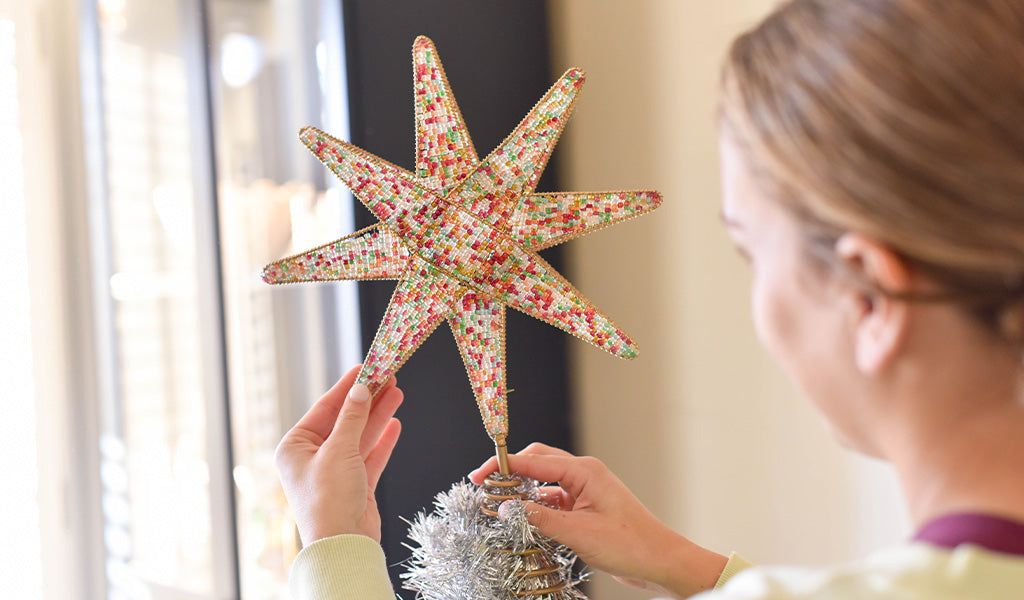 Christmas Tree Décor: From Past to Present