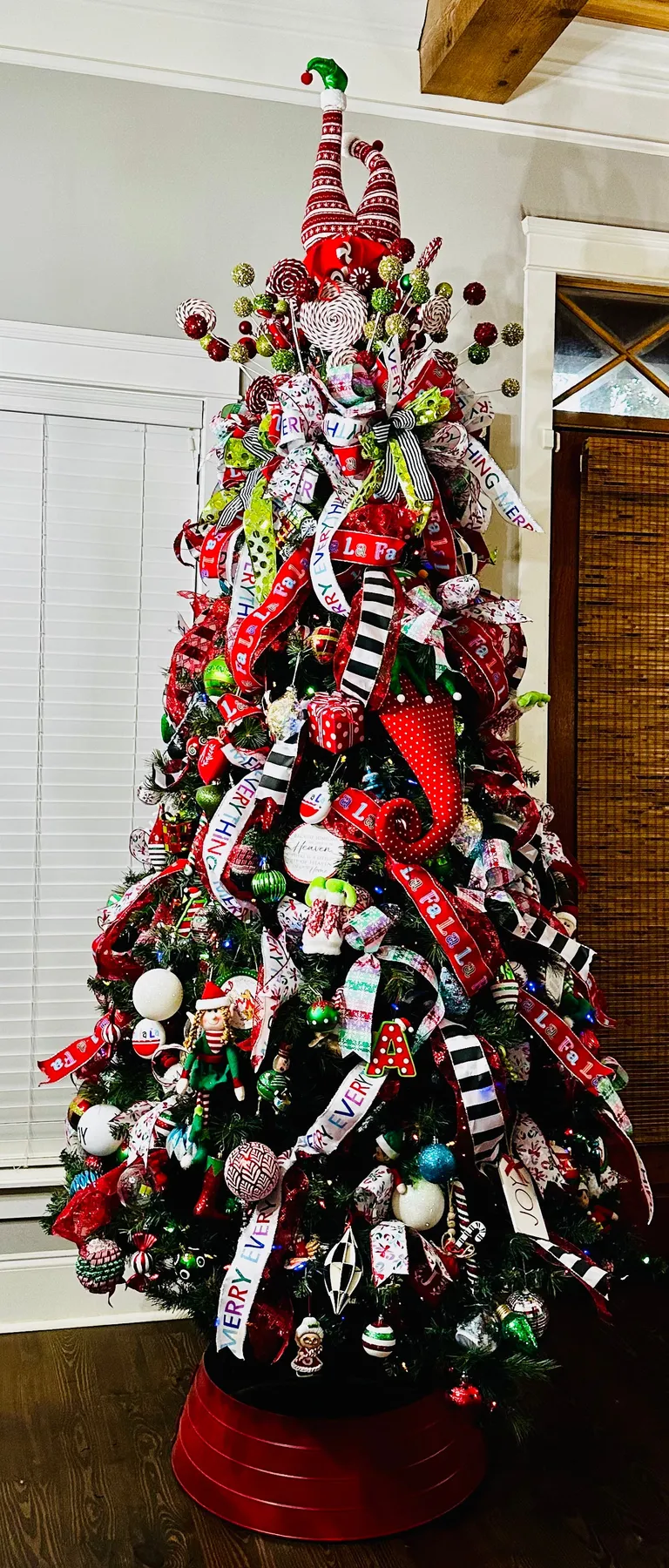 Christmas Tree Decorating- We come to you! – The Stompin' Grounds