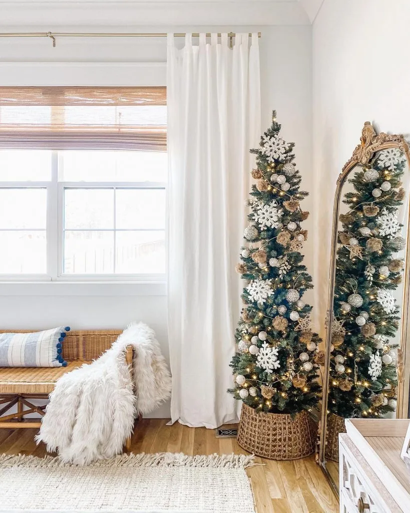 Christmas Tree Ideas: 15 Festive Ways to Decorate Your Tree for the Ho –  Rugs USA