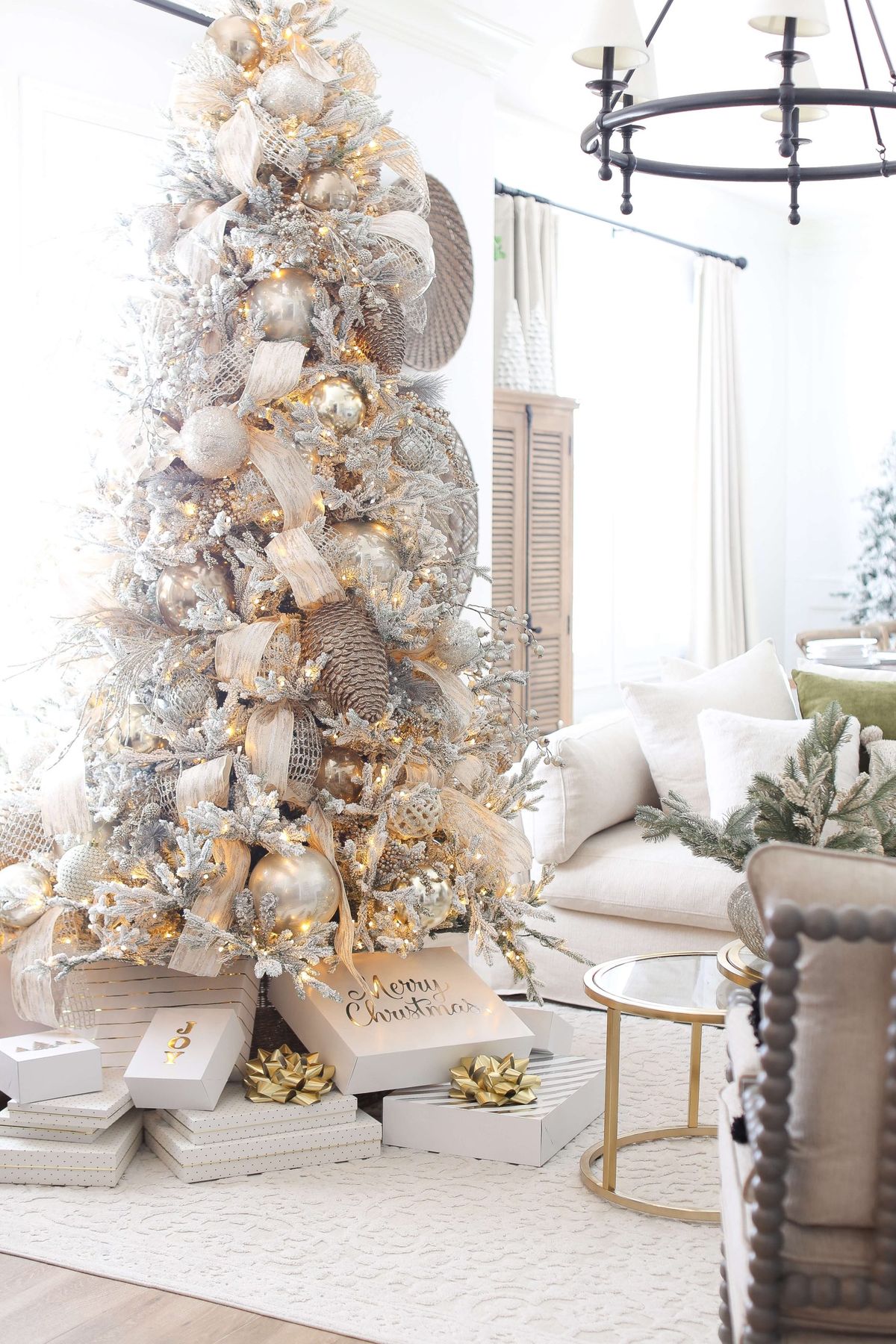 Christmas Tree Ideas and Decor Trends for 2021 - Decorator's Warehouse