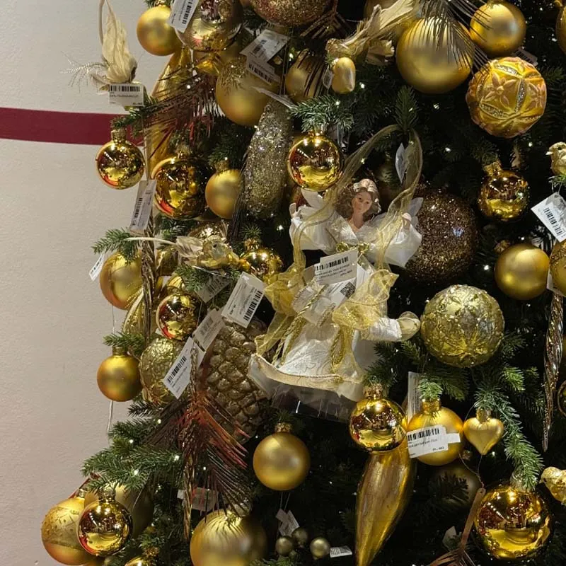 Christmas Tree in golden tones Golden Majesty 1.8 m - Delivery in Dubai |  Flower Power UAE