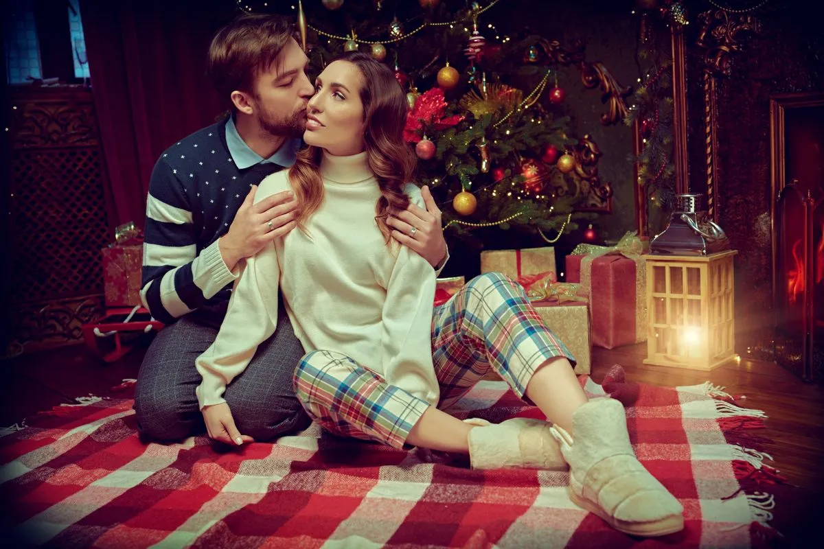Christmas tree in your bedroom is good for love life, says expert | Wales Online