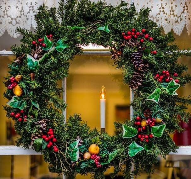 Christmas Window Ideas for the Home | Window Decoration Ideas!