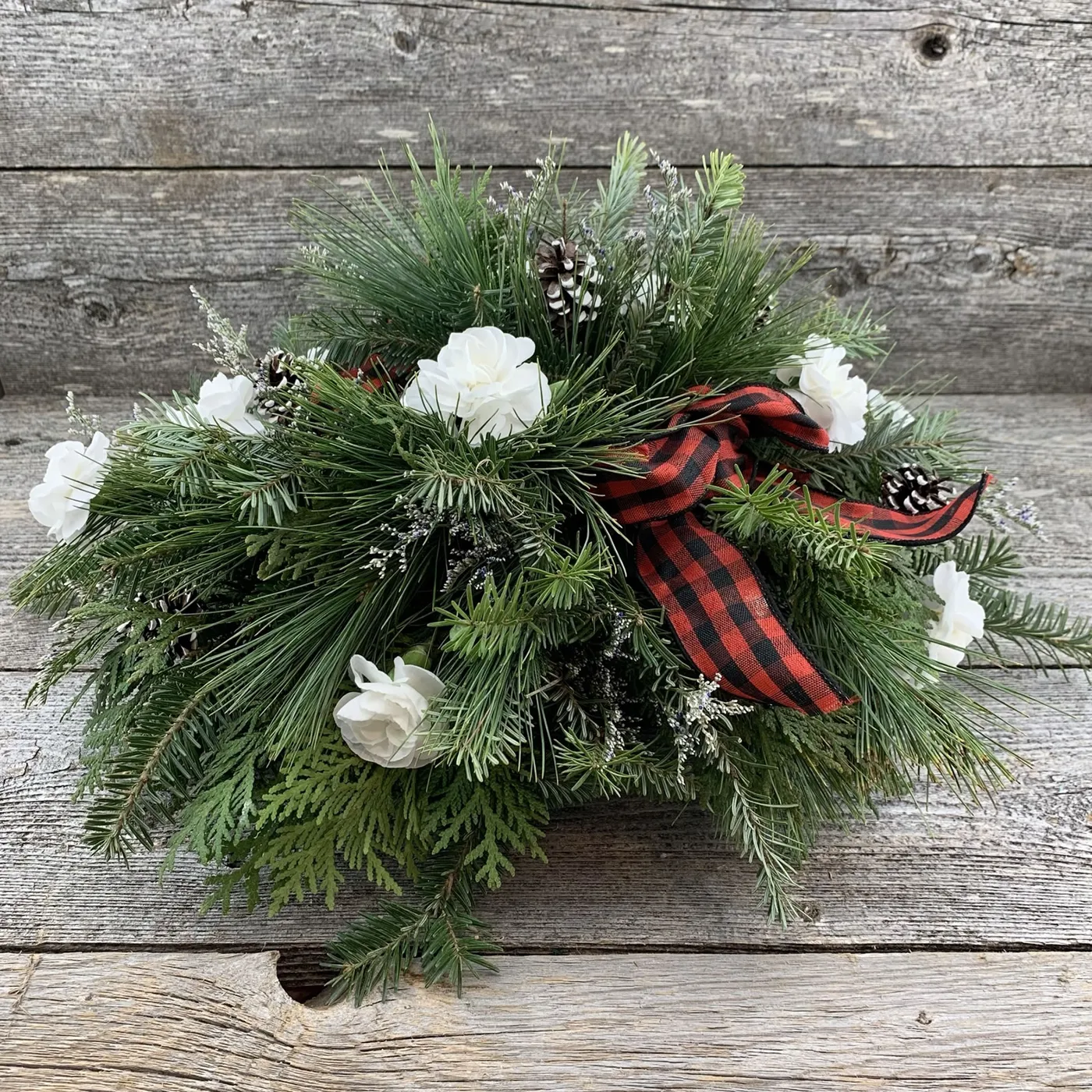Christmas Wreaths, Planters, Swags & Centrepieces - Cedar Hill Christmas  Tree Farm