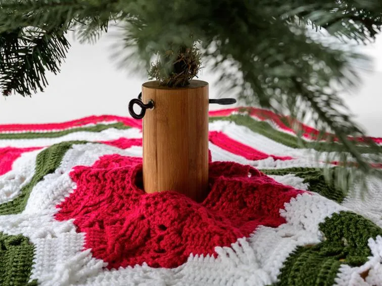 Classic Cable Star Christmas Tree Skirt Crochet Pattern