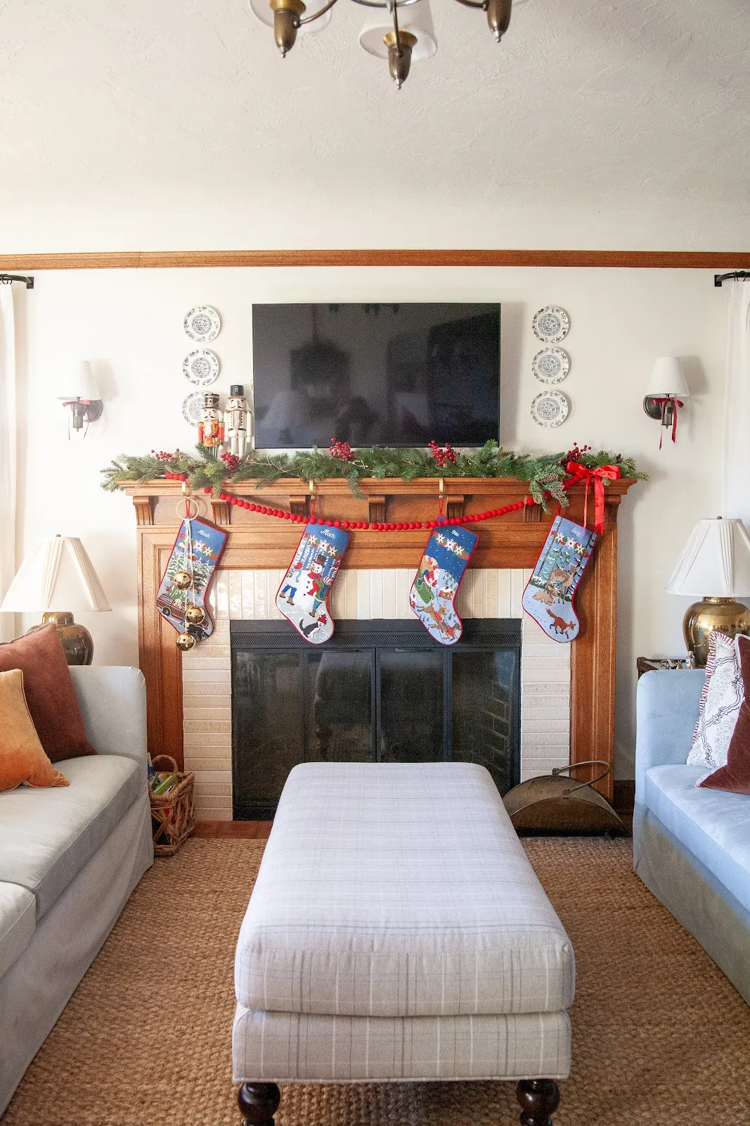 Classic Christmas decor around the house / Create / Enjoy