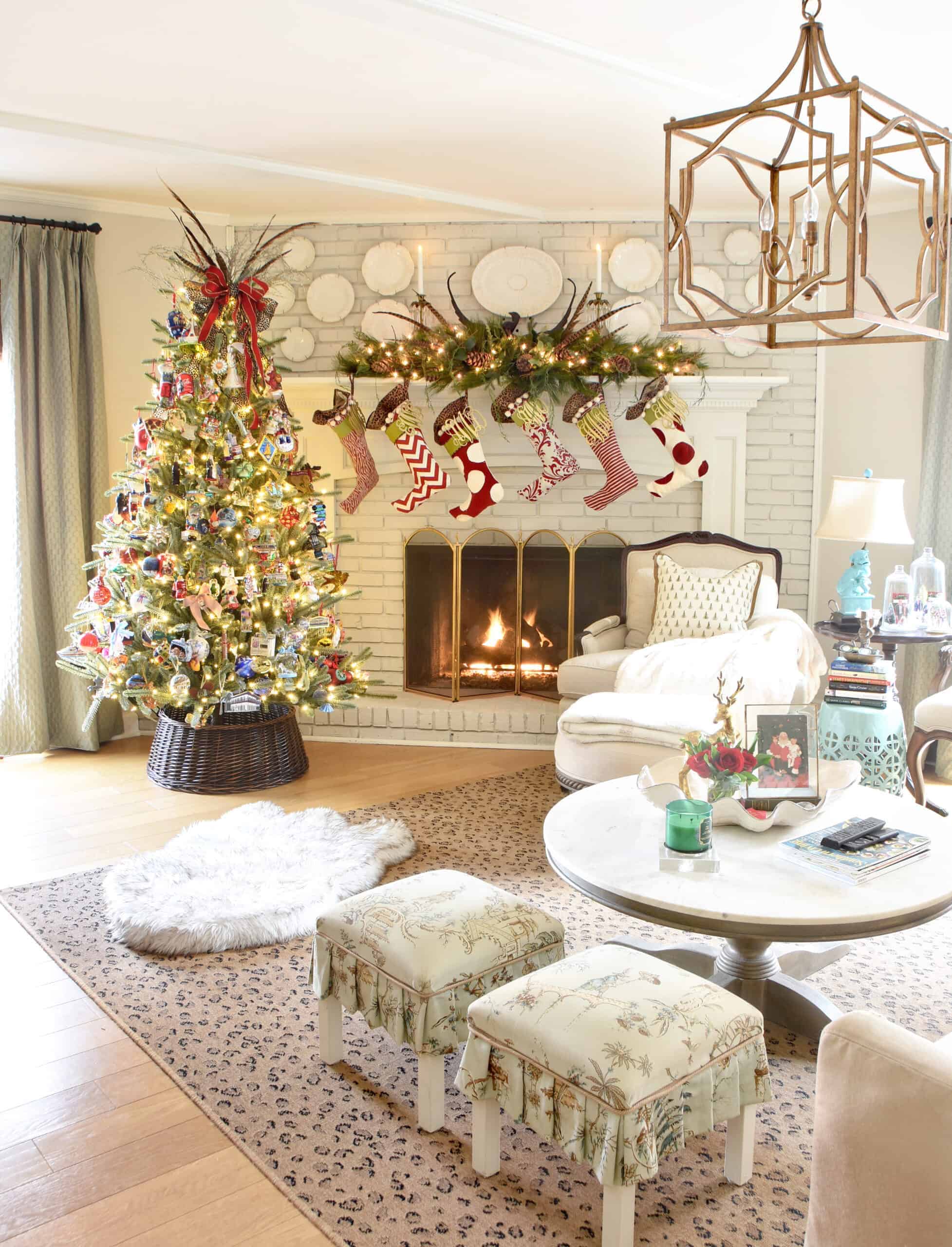 Classic Christmas Home Tour 2023 {The Den} – Dixie Delights