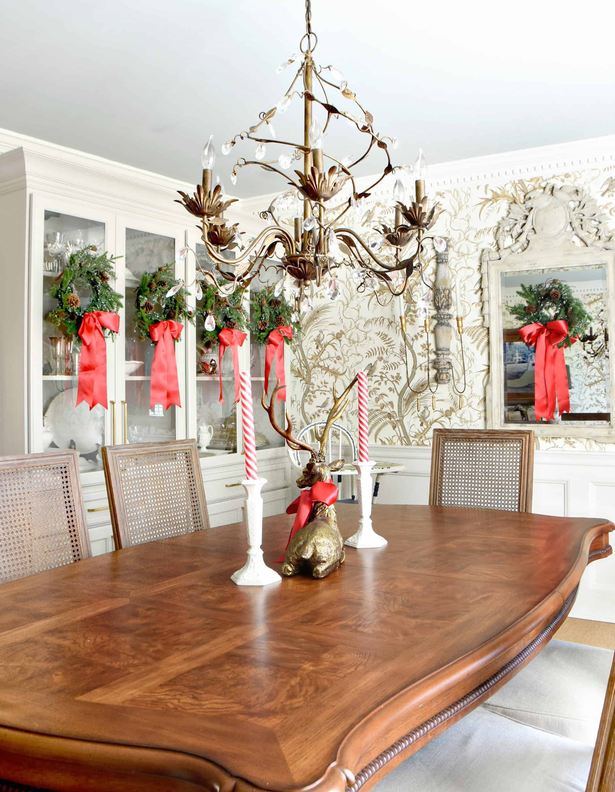 Classic Christmas Home Tour 2024 {Dining Room} – Dixie Delights