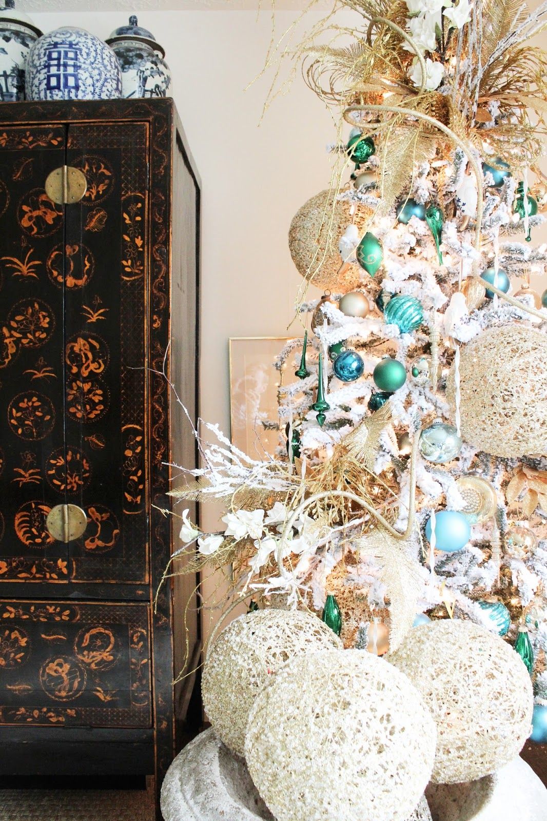 Color Outside the Lines: White (and Caramel) Christmas