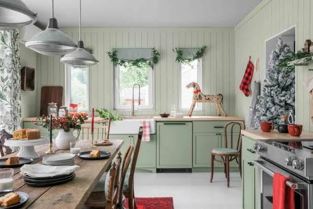 Country-Style Christmas Decorating Ideas | HGTV