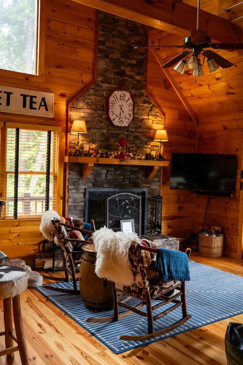 Creating a Cozy Retreat: Essential Elements of Chalet Style Decor