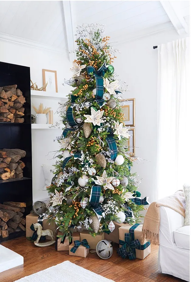 Creating Magical Holidays: Decorating Large Business Spaces with Ease -  Decorator's Warehouse