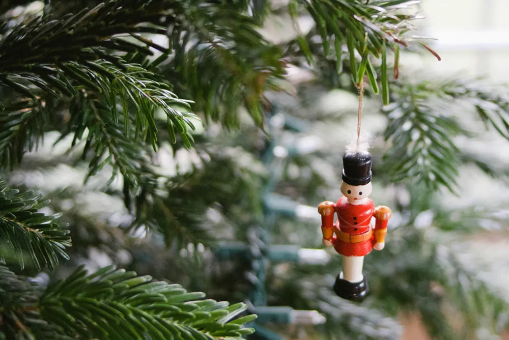 CUTEST WOODEN ORNAMENTS — OLD BRAND NEW
