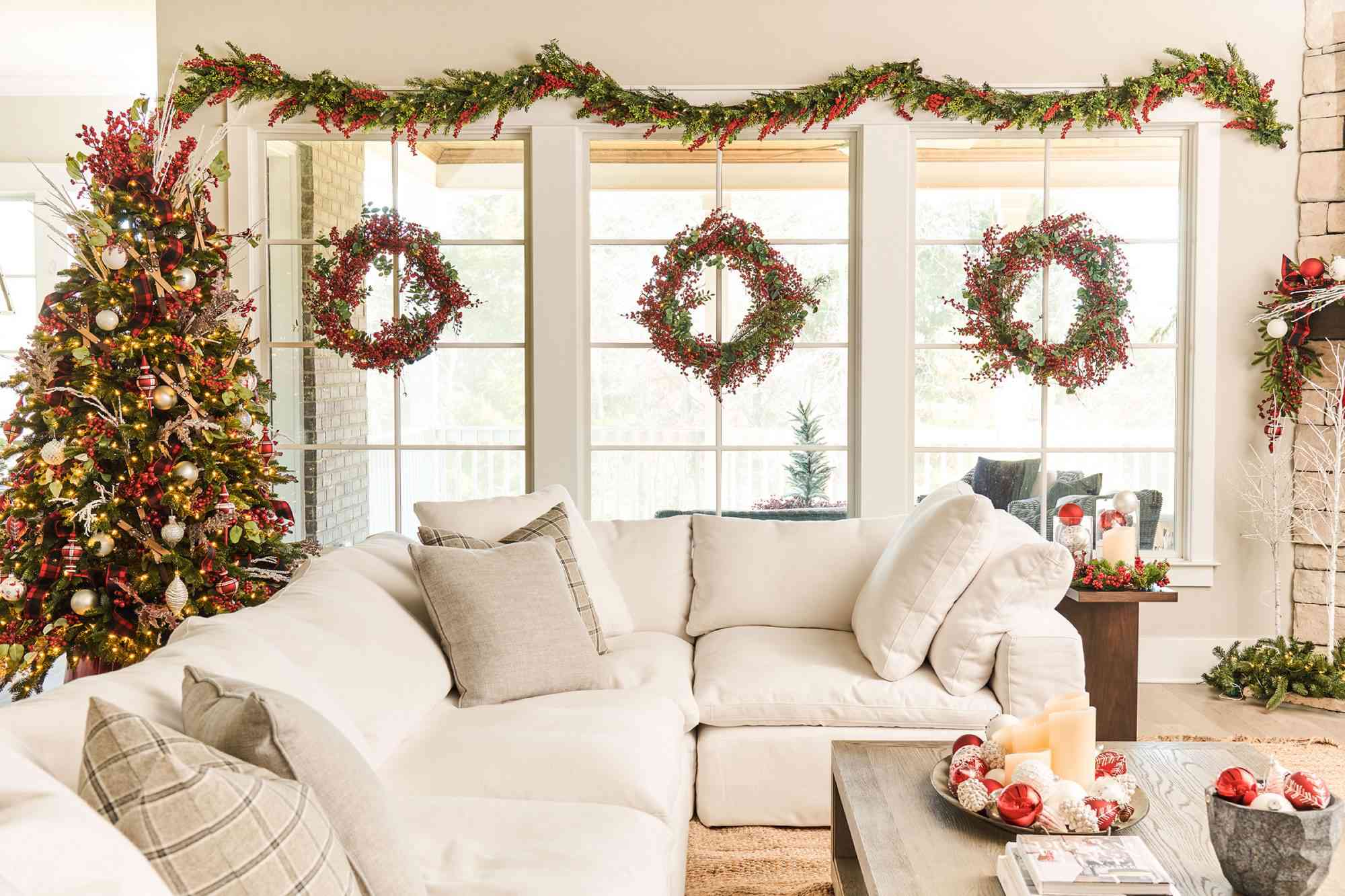 Darius Rucker Made Nashville Home a 'Nordic Christmas' Wonderland