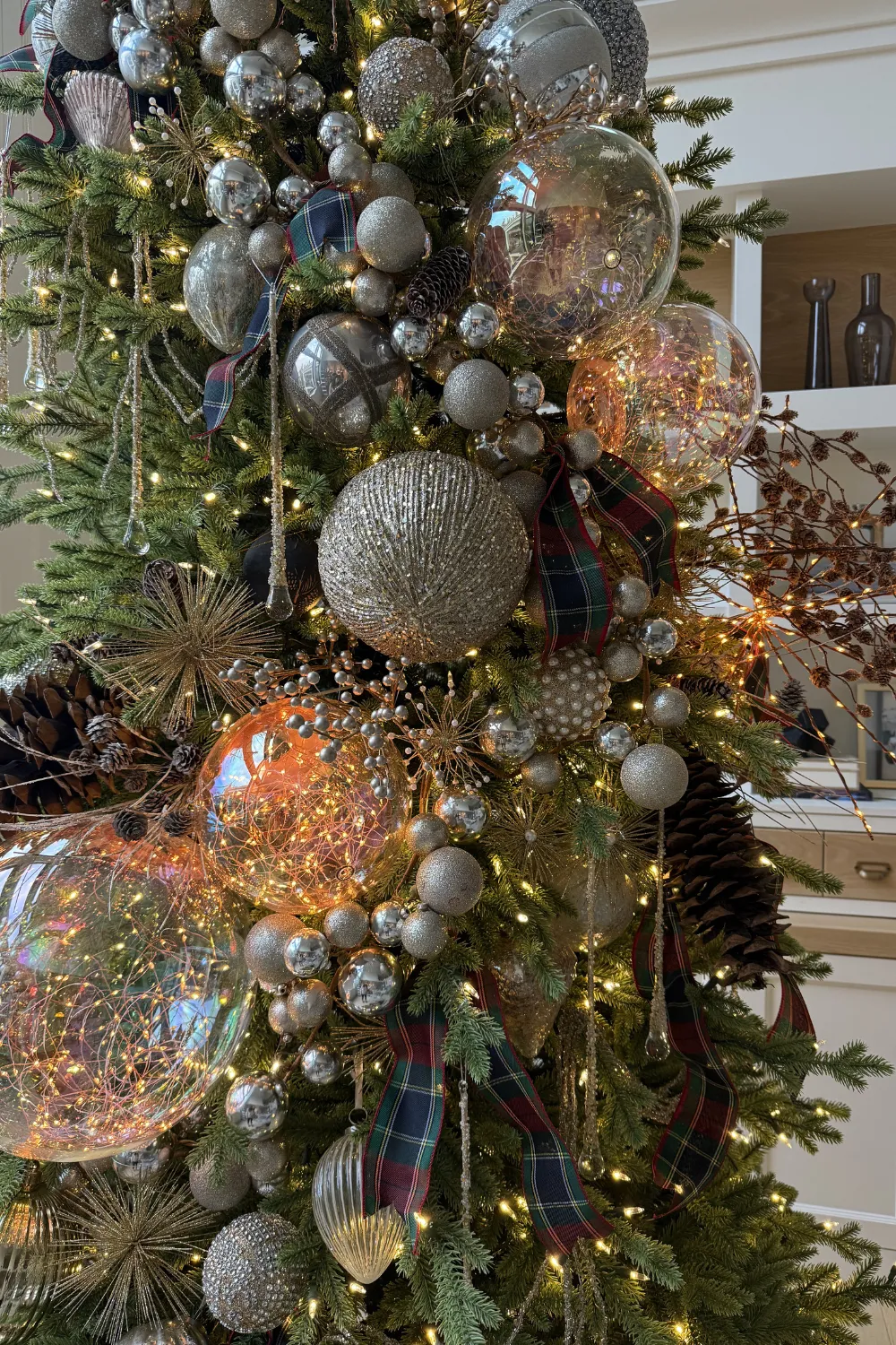 Decorating my Whimsical & Woodsy Christmas Tree