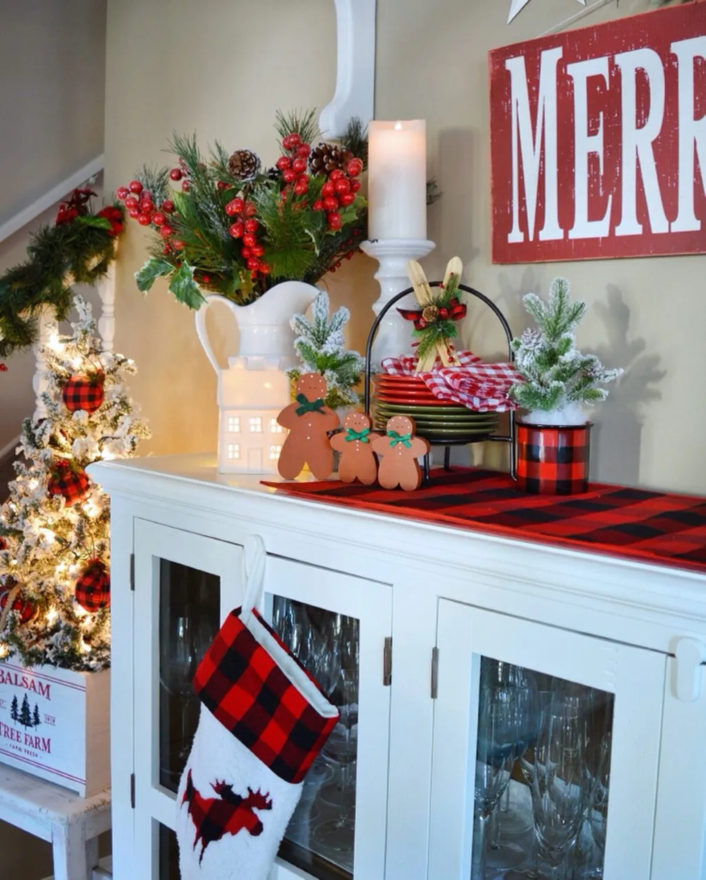 Dining Delight: Merry & Bright Kitchen Sideboard