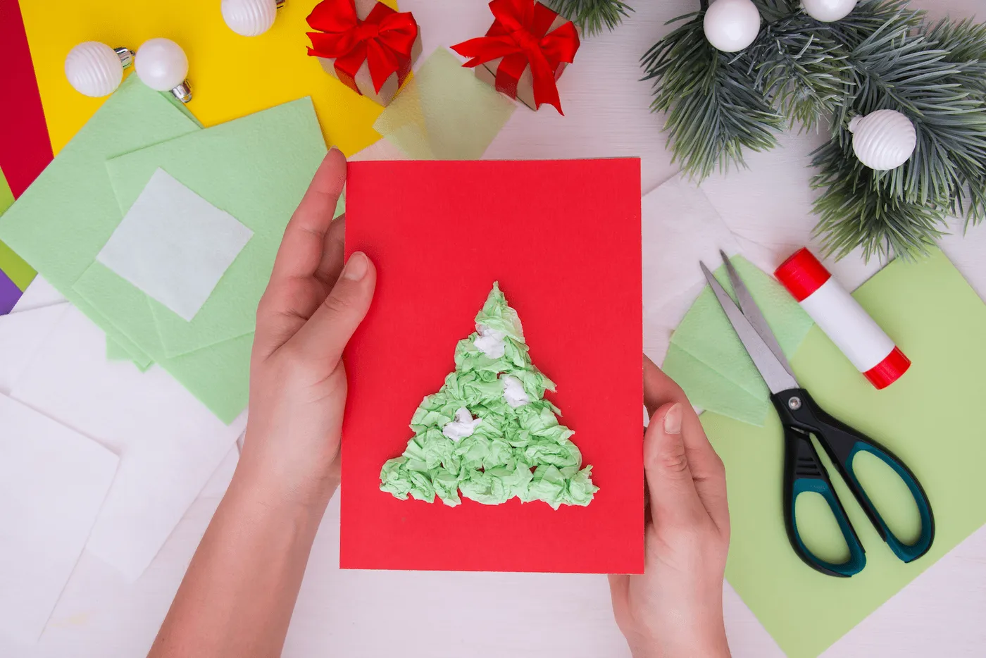 DIY Scrunched Tissue Paper Christmas Tree Card Craft Project -  mommychristmas.com