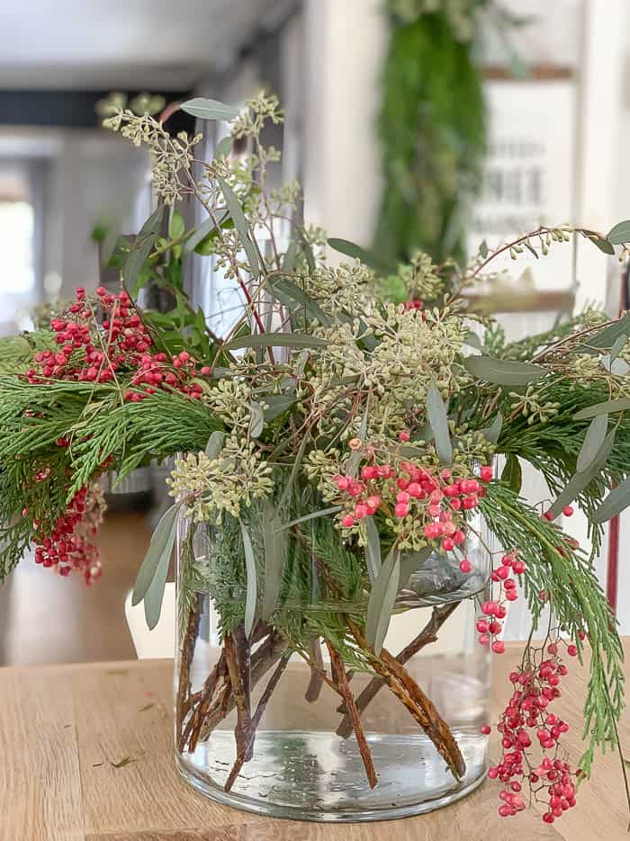 Easy Christmas Floral Arrangement | DIY - Rooms For Rent blog