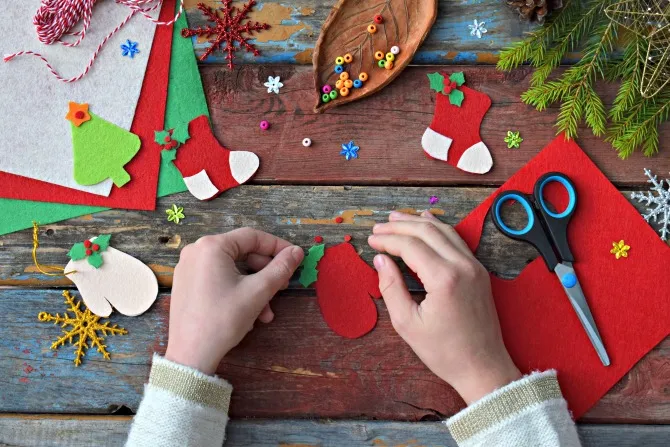 Easy festive craft ideas to keep little ones occupied | HerCanberra