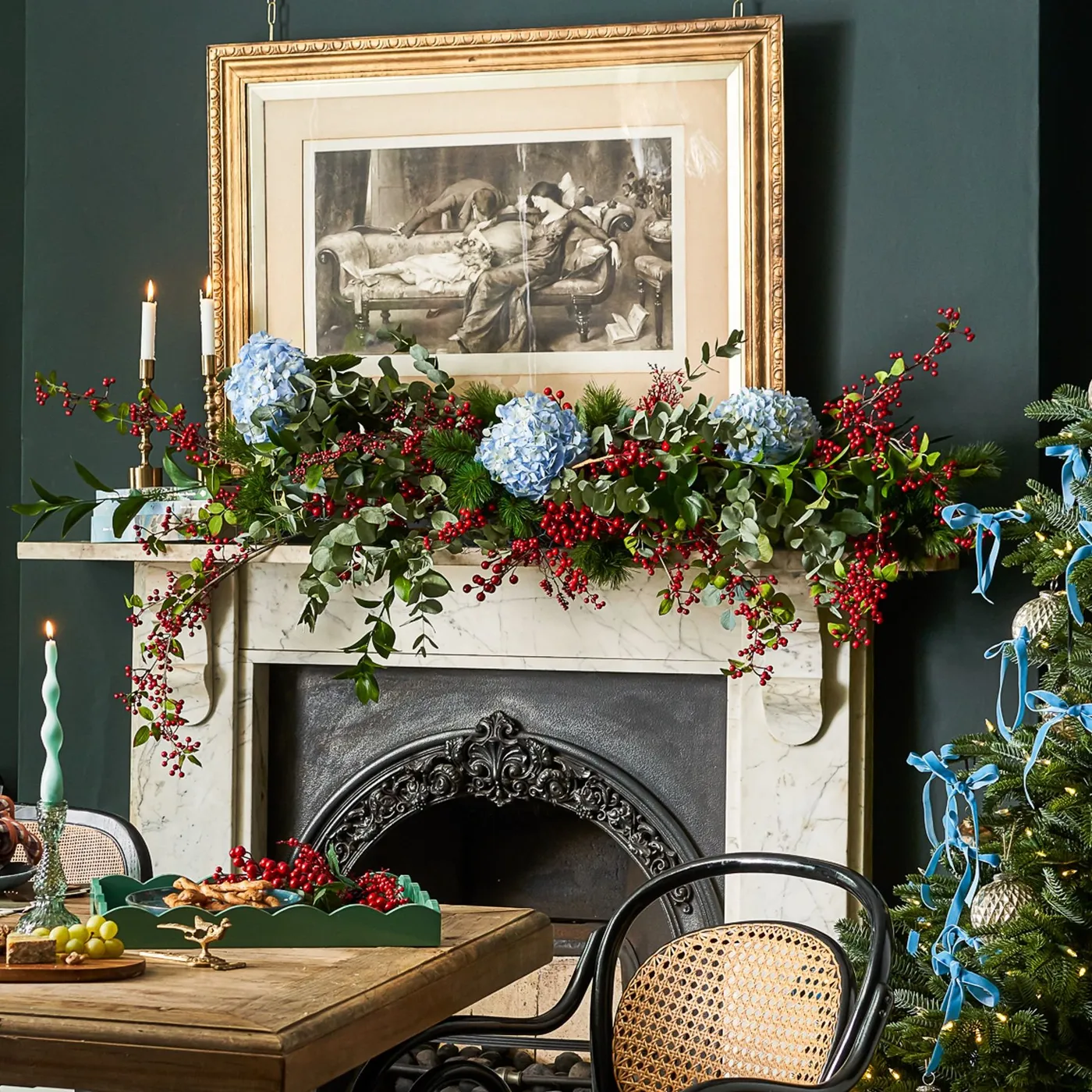 Elegant Fireplace Christmas Garland Pasión Navideña Elegant Christmas  Mantel Decor, Festive Fireplace Garland Ideas, Gold And