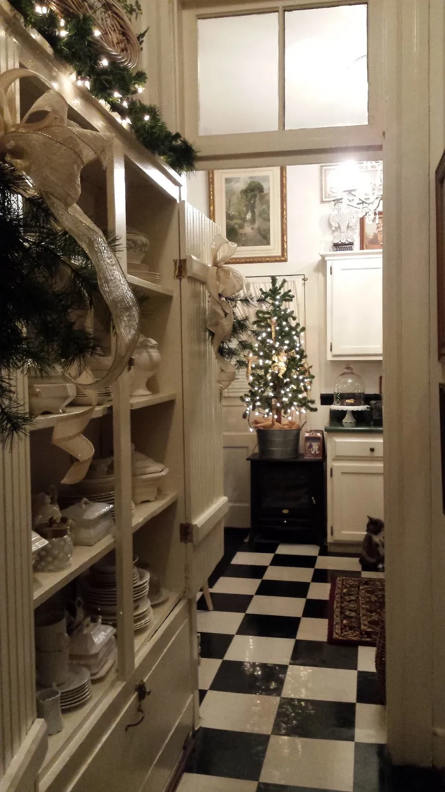 Eye For Design: My Old World Farmhouse Kitchen