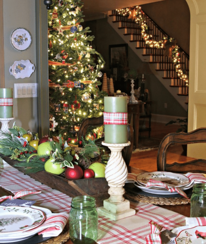 Farmhouse Kitchens Dressed For Christmas - shabbyfufu.com