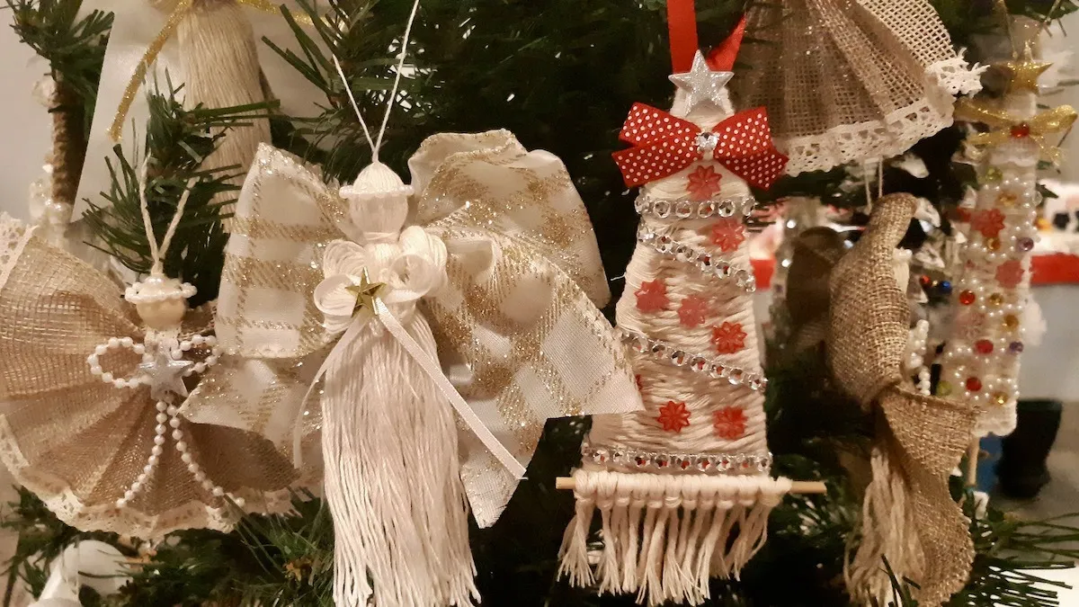 Festive Elegance: Handcrafted Ornaments - artsincubator.ca