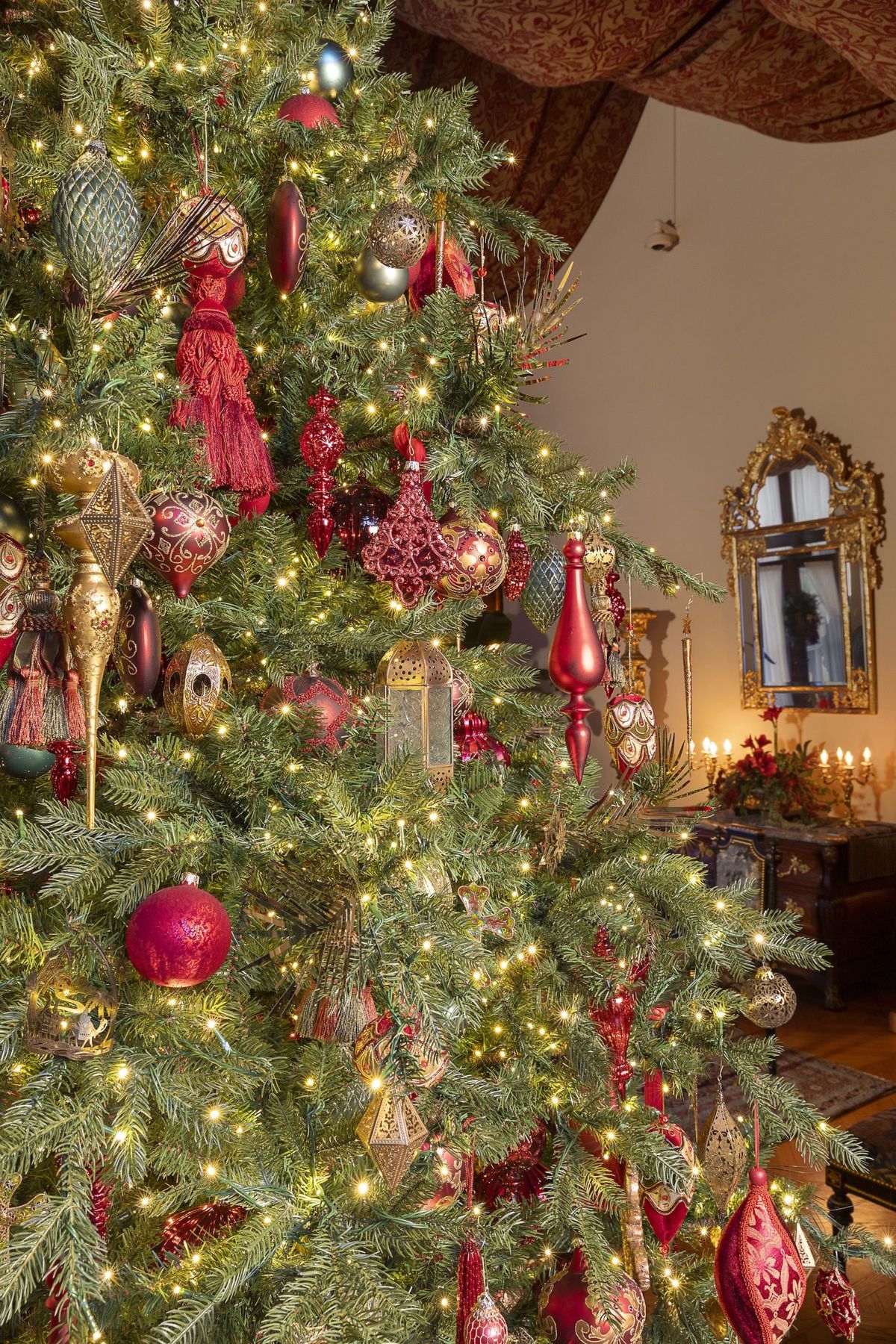 Five Christmas Decorating Tips From the Biltmore – Garden & Gun