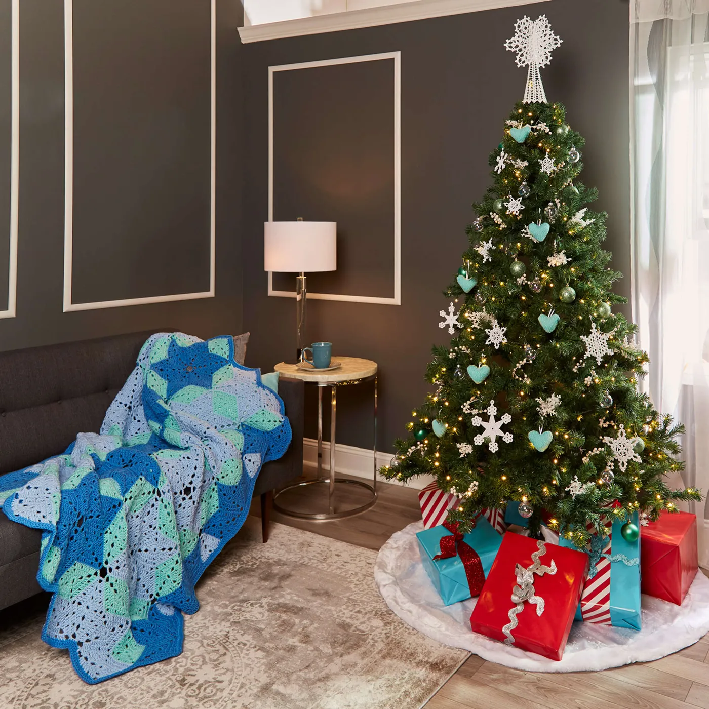 Free Aunt Lydia's Christmas Crochet Patterns | Yarnspirations