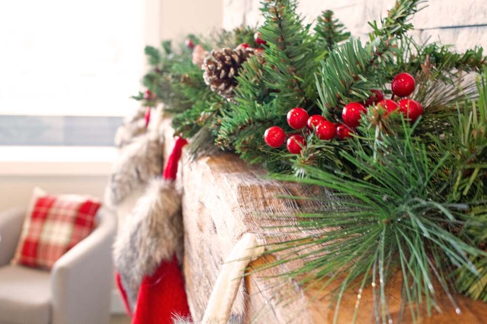 Garland Decorating Ideas | Christmas World