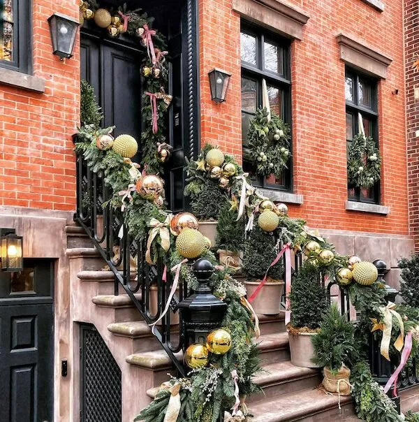 Get ready to deck the halls: Introducing the first annual Caught in Southie  Holiday Stoop Decorating Competition! - Caught In Southie