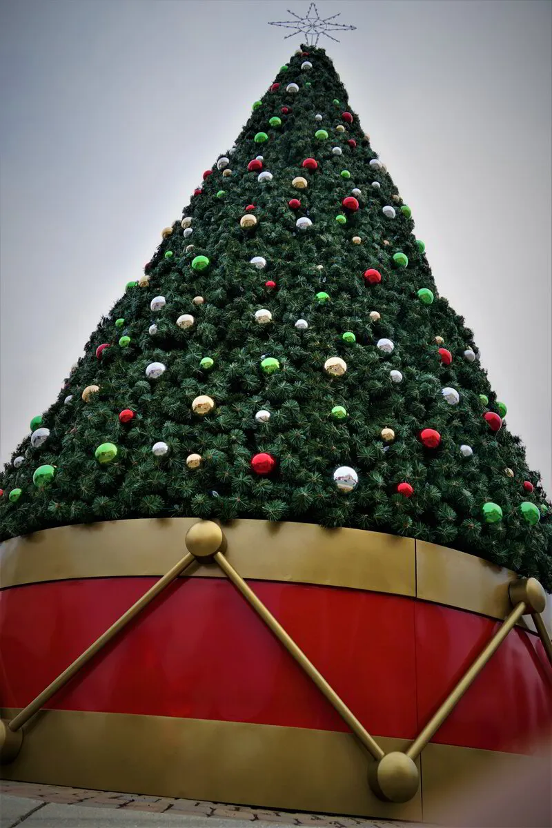 Giant Commercial Christmas Trees for Holiday Celebrations - Jubilee Decor