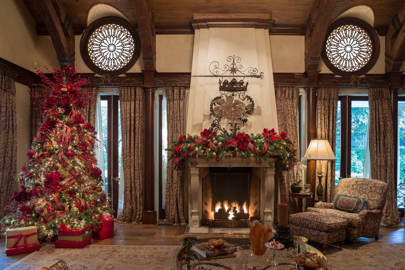 Glamorous and Chic Christmas Tree Decoration Ideas – A Must-Read Guide -  Your Coffee Break